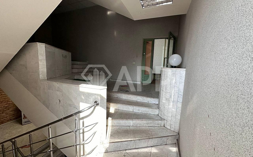 Продам офисный центр фото