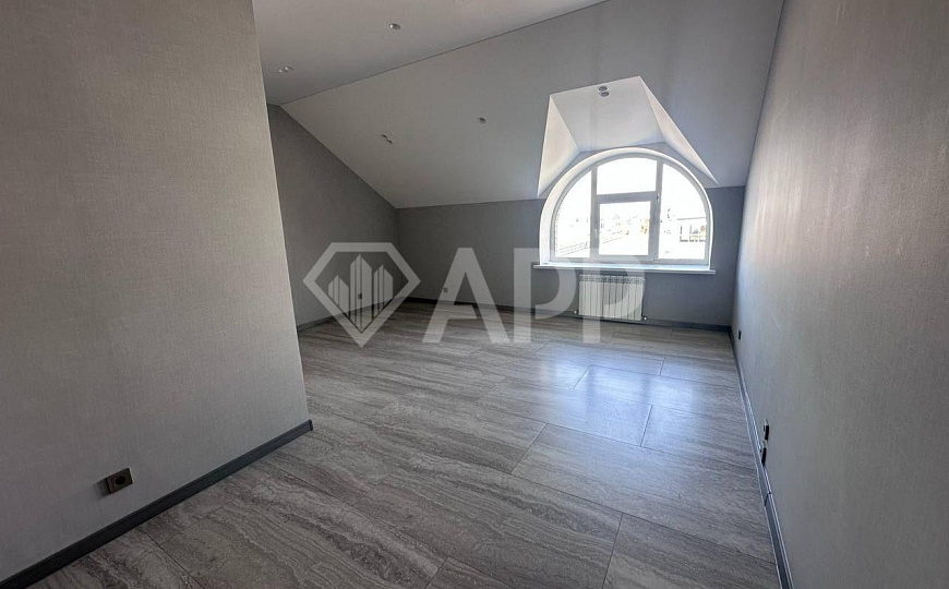 Сдам офисное помещение, 300 м² фото