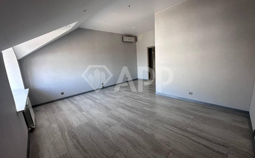Сдам офисное помещение, 300 м² фото