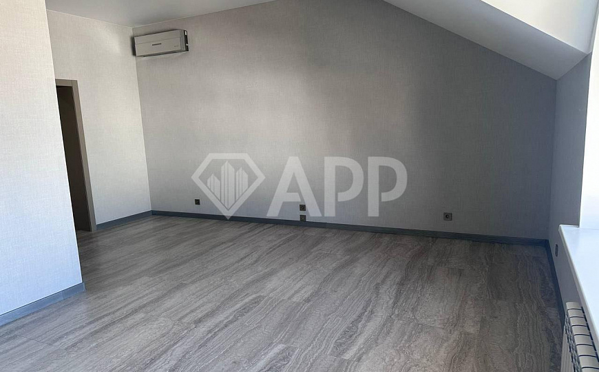 Сдам офисное помещение, 300 м² фото