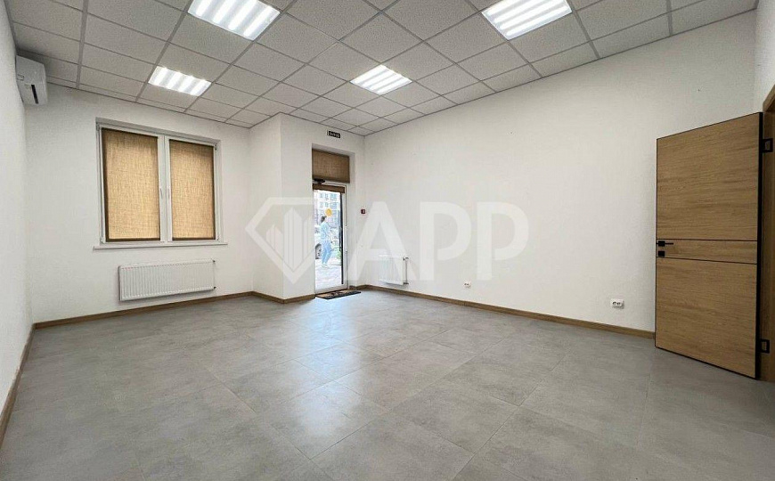 Сдаю торговое помещение, 32,6 м² фото