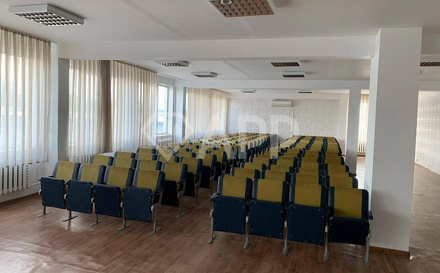 Сдам бизнес-центр/офисный центр, 1 000 м² фото