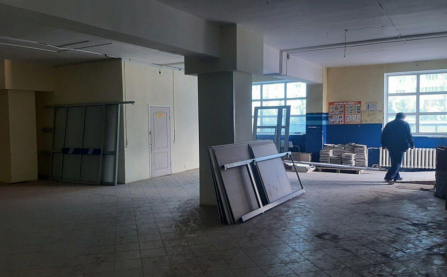 Помещение свободного назначения на Артема 140 фото
