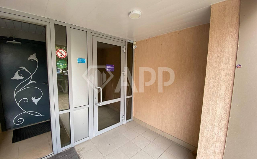 Продаю цоколь 223,8 м² с большими окнами в центре фото