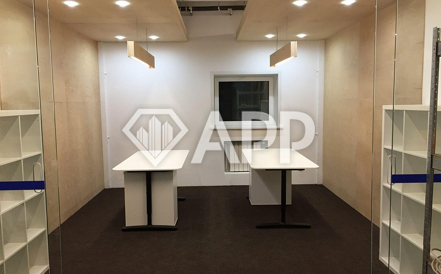 Продаю отдельно стоящее здание 1490м² на 1-ом га земли фото