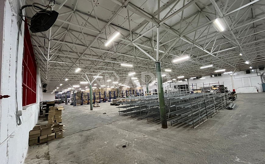 Продам производственно торговую базу 9 000 м² фото