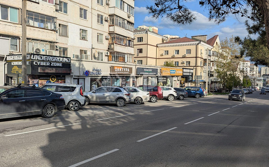 Сдам торговое помещение, 83,6 м² фото