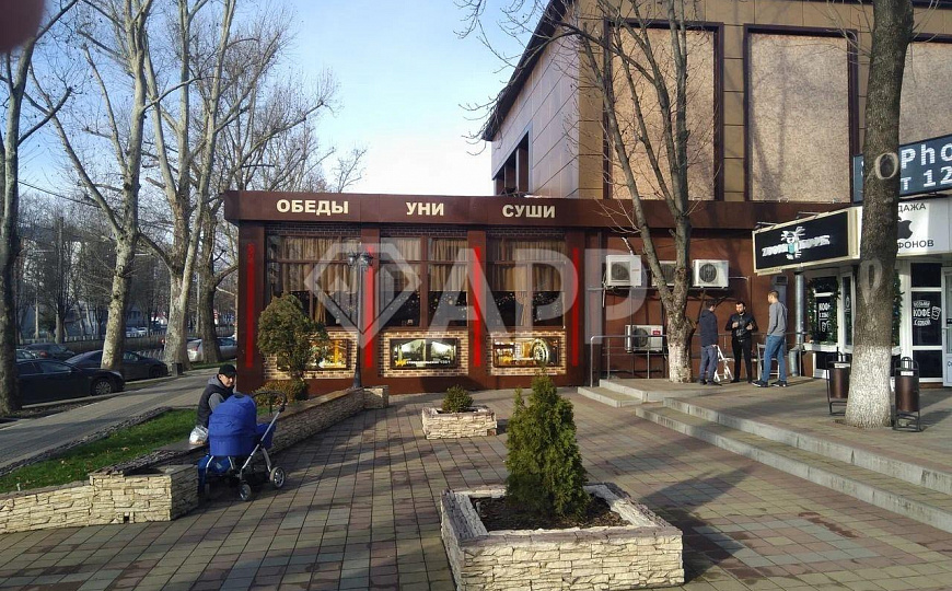 Сдам торговое помещение, 850 м² фото