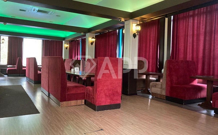 Сдам торговое помещение, 850 м² фото