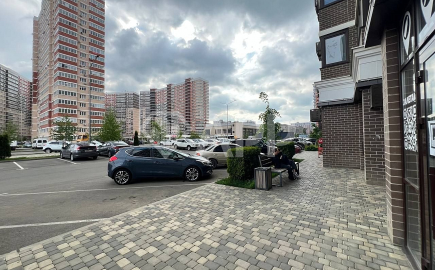 Сдаю торговое помещение, 78 м² фото
