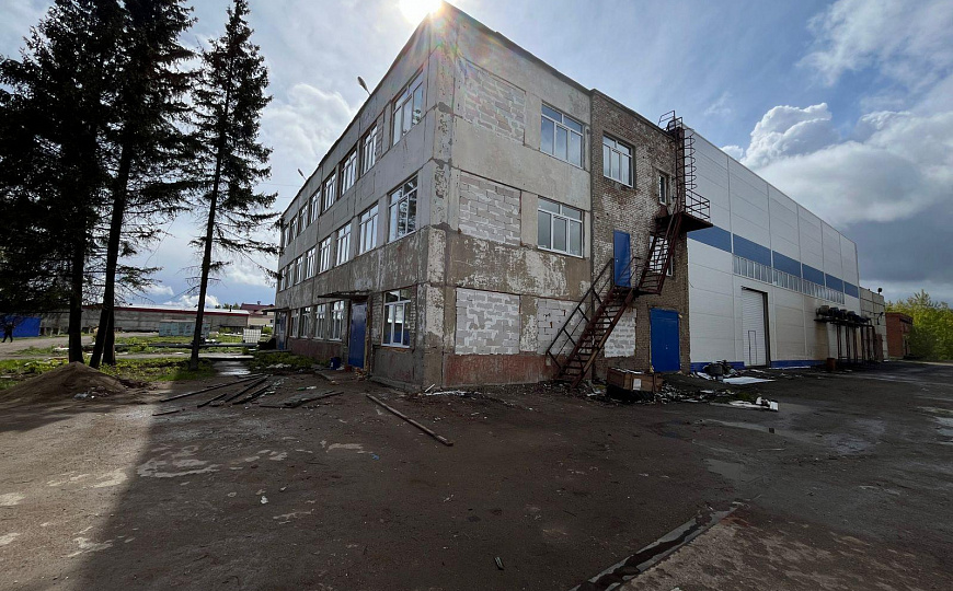 Производственное помещение, 1 300 м² фото