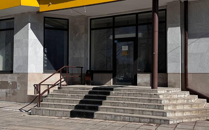 Помещение свободного назначения 458 кв.м. фото