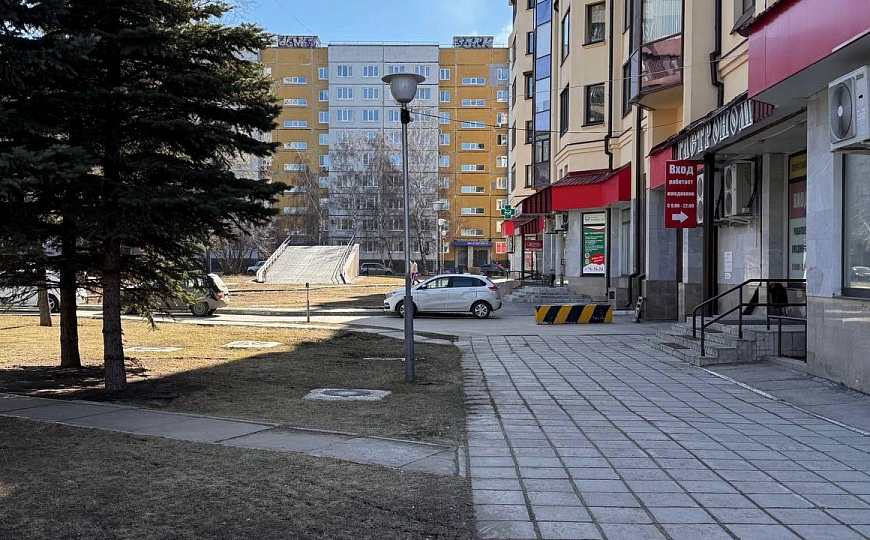 Помещение свободного назначения 458 кв.м. фото