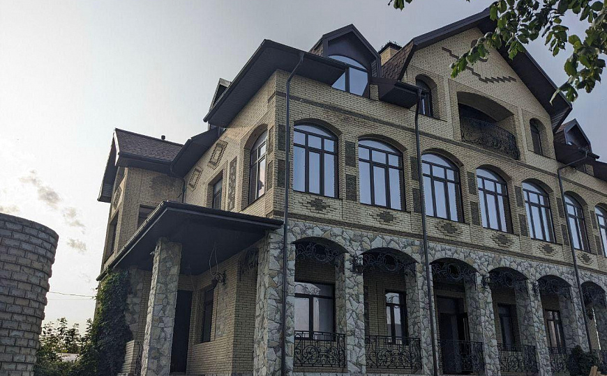 Сдам отдельно стоящее 4х этажное здание в центре города 1000 м² фото
