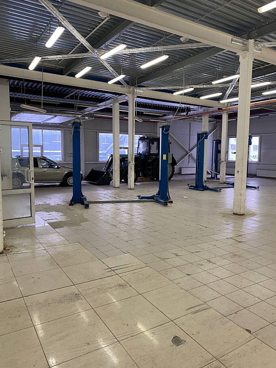 Аренда автосалона, 1300 м2 фото