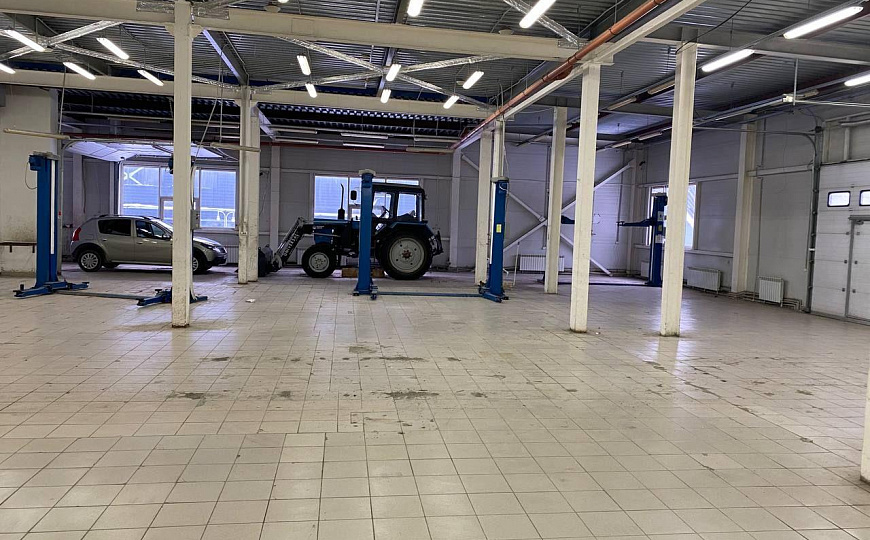 Аренда автосалона, 1300 м2 фото