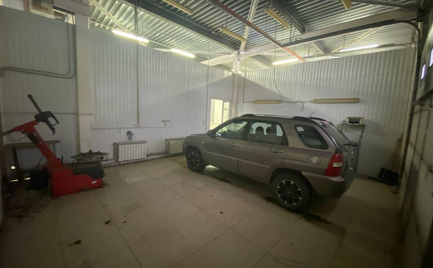 Аренда автосалона, 1300 м2 фото