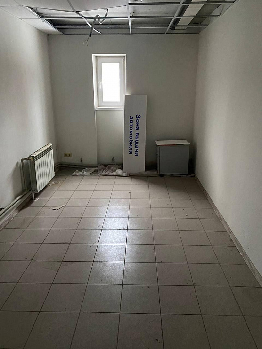 Аренда автосалона, 1300 м2 фото