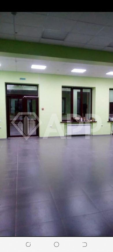 Сдам торговое помещение площадью  100 м² фото