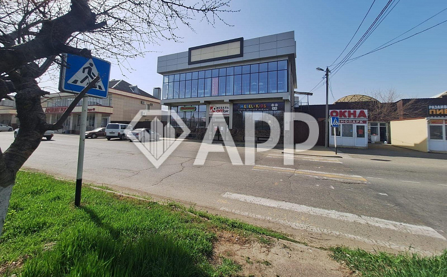 Сдам торговое помещение общей площадью 202 м² на втором этаже фото