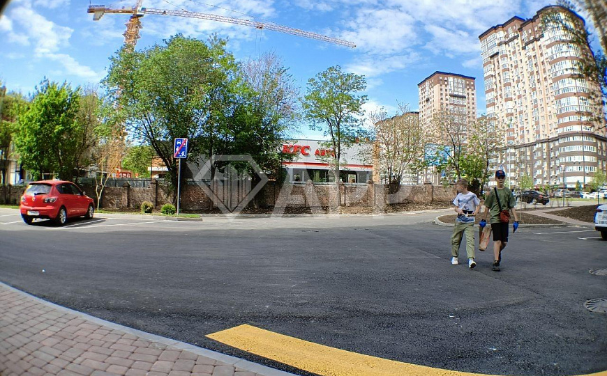 Угол/Остановка/фасад/КФС/Парковка фото