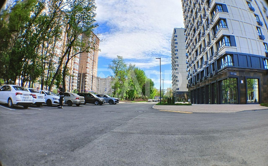 Угол/Остановка/фасад/КФС/Парковка фото