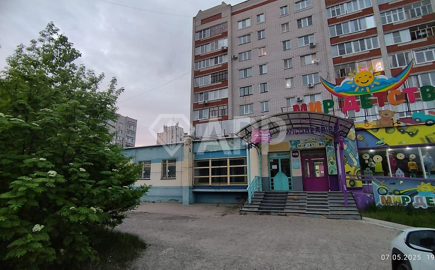 Торговые площади в аренду на центральной улице города Волжск фото