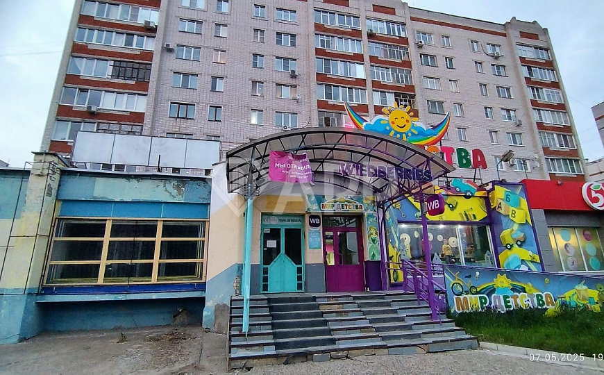Торговые площади в аренду на центральной улице города Волжск фото