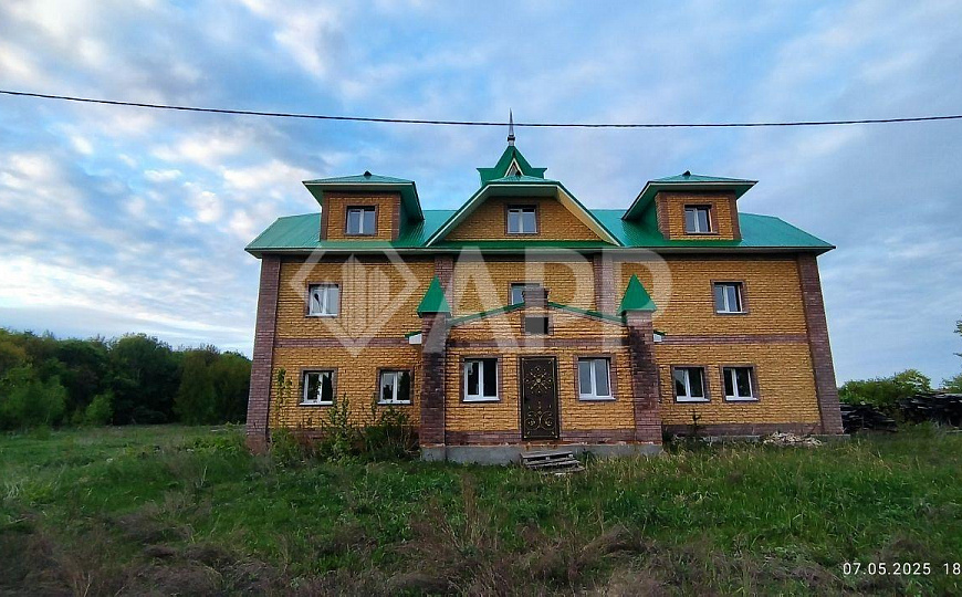 Помещение свободного назначения и много земли под глэмпинг около реки фото
