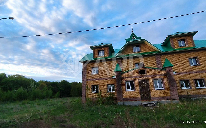 Помещение свободного назначения и много земли под глэмпинг около реки фото