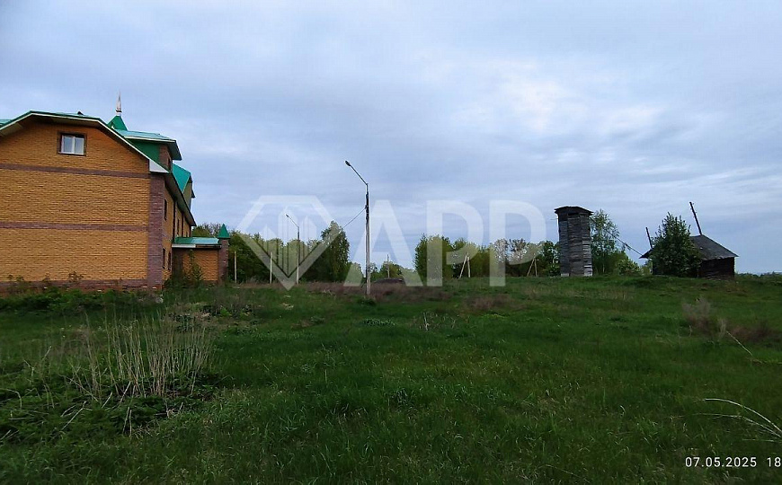 Помещение свободного назначения и много земли под глэмпинг около реки фото