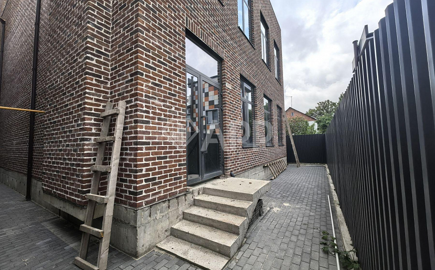 Сдам отдельно стоящее здание, 500 м² фото
