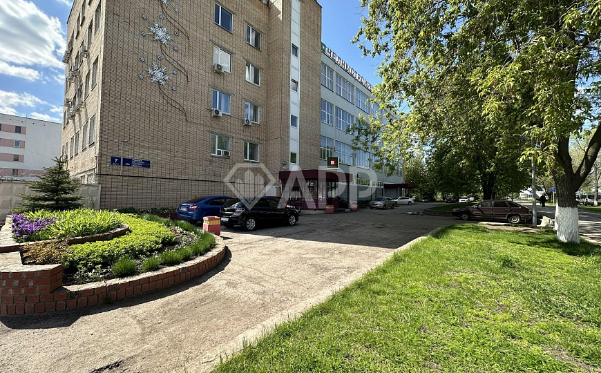 Продается отдельно стоящее здание с арендаторами 3970м² фото