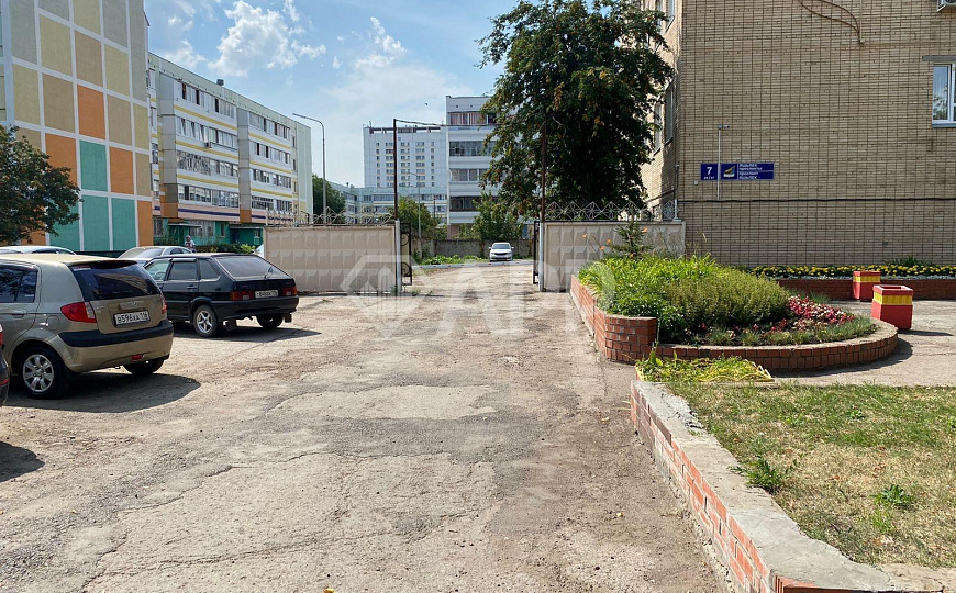 Продается отдельно стоящее здание с арендаторами 3970м² фото