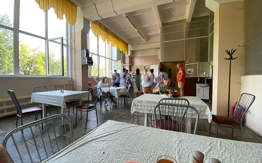 Продается отдельно стоящее здание с арендаторами 3970м² фото