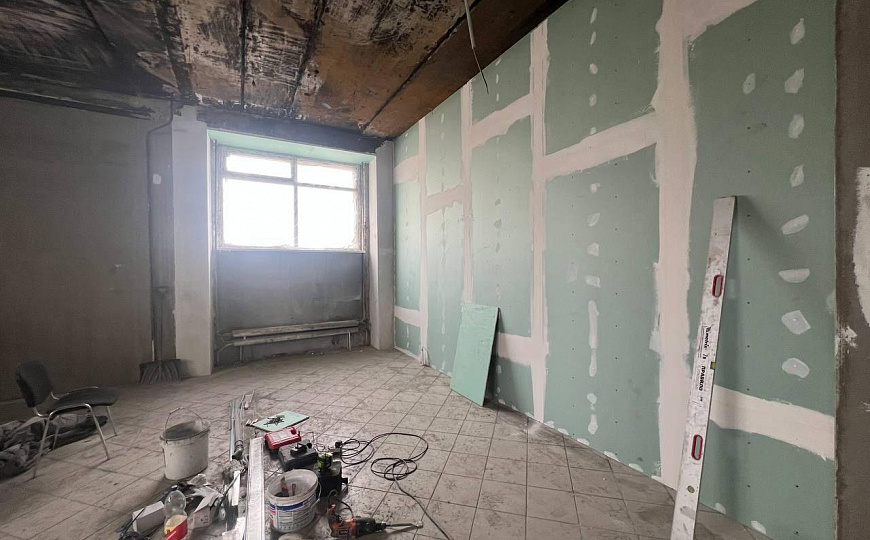 Аренда. Помещение в бизнес/торговом центре 40-130м², 1 линия фото