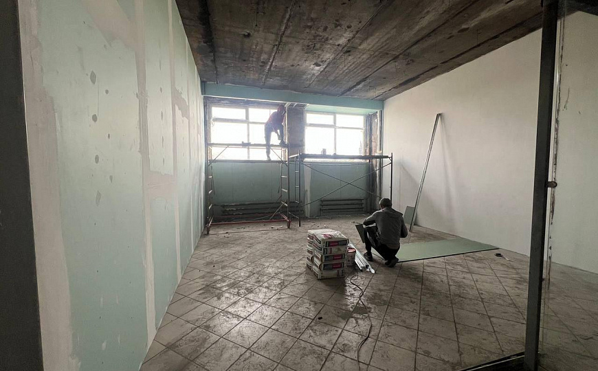 Аренда. Помещение в бизнес/торговом центре 40-130м², 1 линия фото