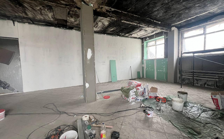 Аренда. Помещение в бизнес/торговом центре 40-130м², 1 линия фото