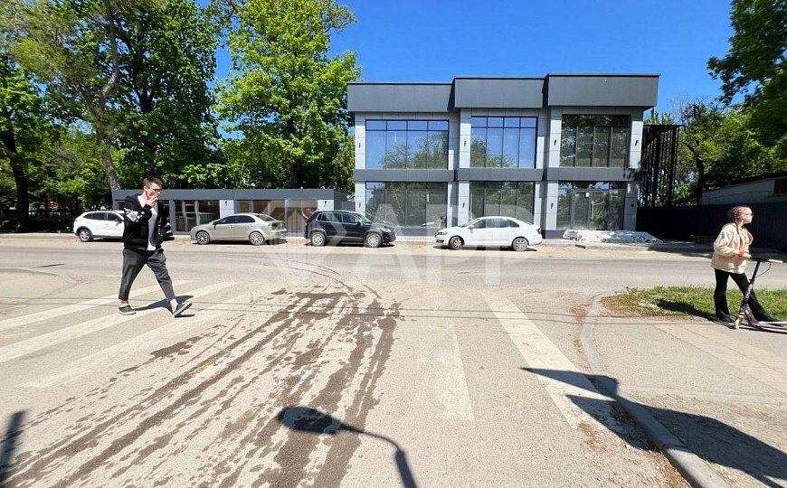 Сдаю торговое помещение, 18 м² фото