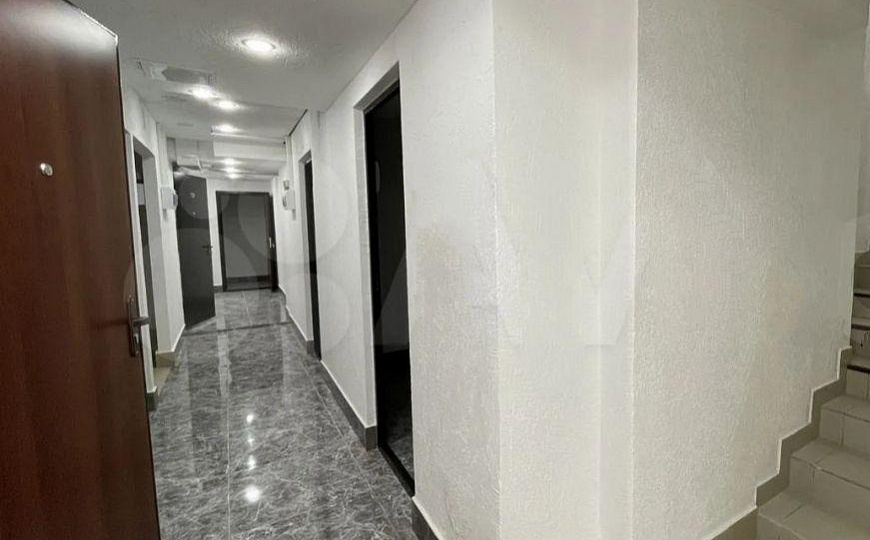 Продаю помещение, 12,8м², первая линия, высокий пешеходный трафик. фото