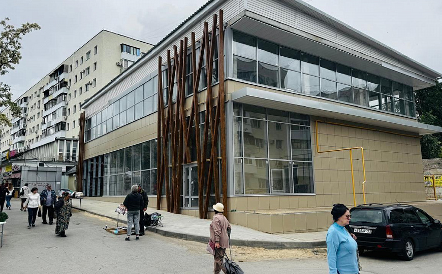 Помещение с витринами, мокрой точкой под бьюти сферу, 30 м² фото