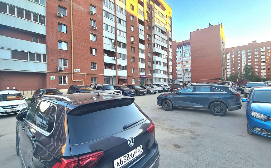 Сдам помещение в проходном месте фото