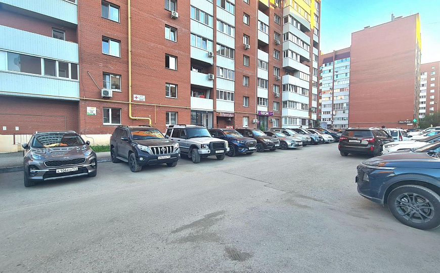 Сдам помещение в проходном месте фото