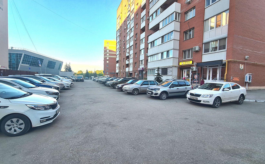 Сдам помещение в проходном месте фото