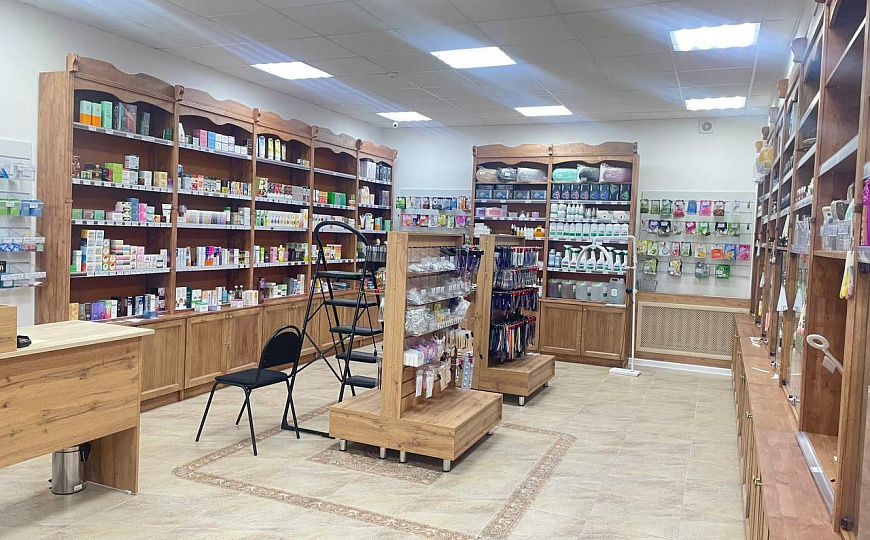 Здание с оборудованием и косметикой под салон фото