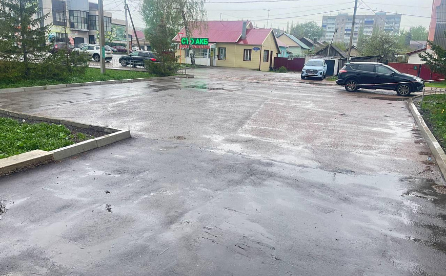 Здание с оборудованием и косметикой под салон фото