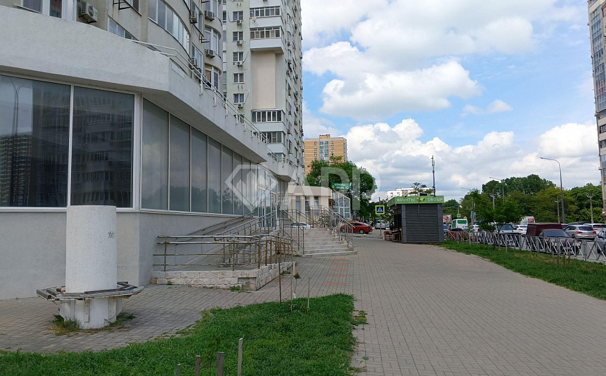 Сдам торговое помещение, 35 м² фото