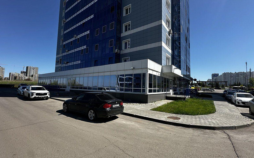 Сдам помещение свободного назначения, 417 м² фото