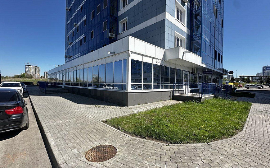 Сдам помещение свободного назначения, 417 м² фото