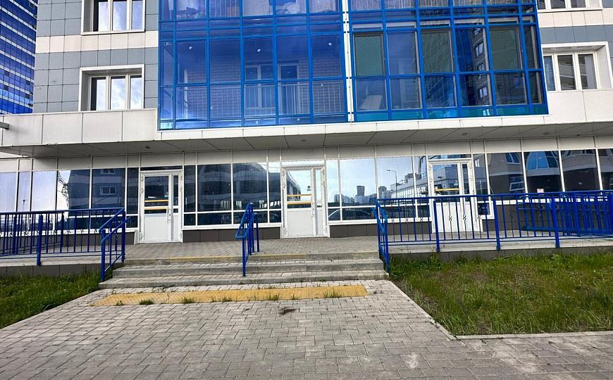 Сдам помещение свободного назначения, 417 м² фото